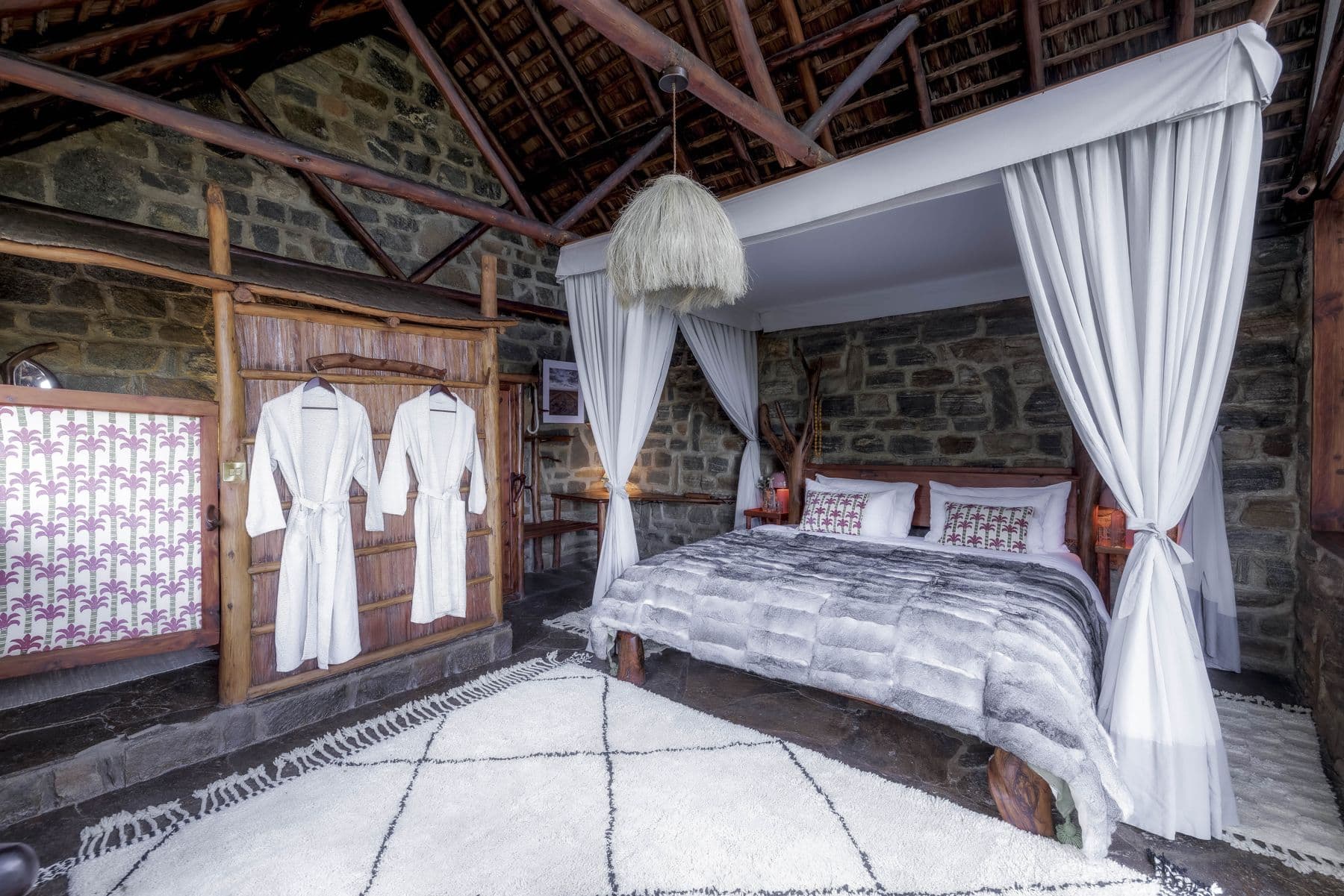 Gabra suite king bed
