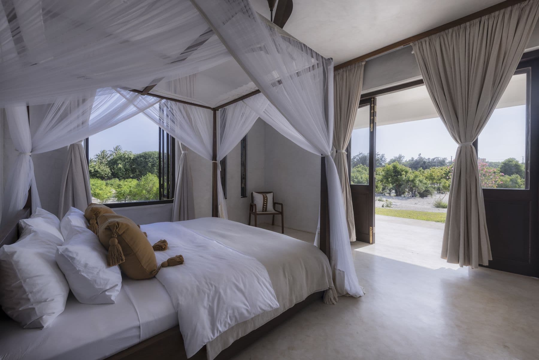 The downstairs dune-facing guest room